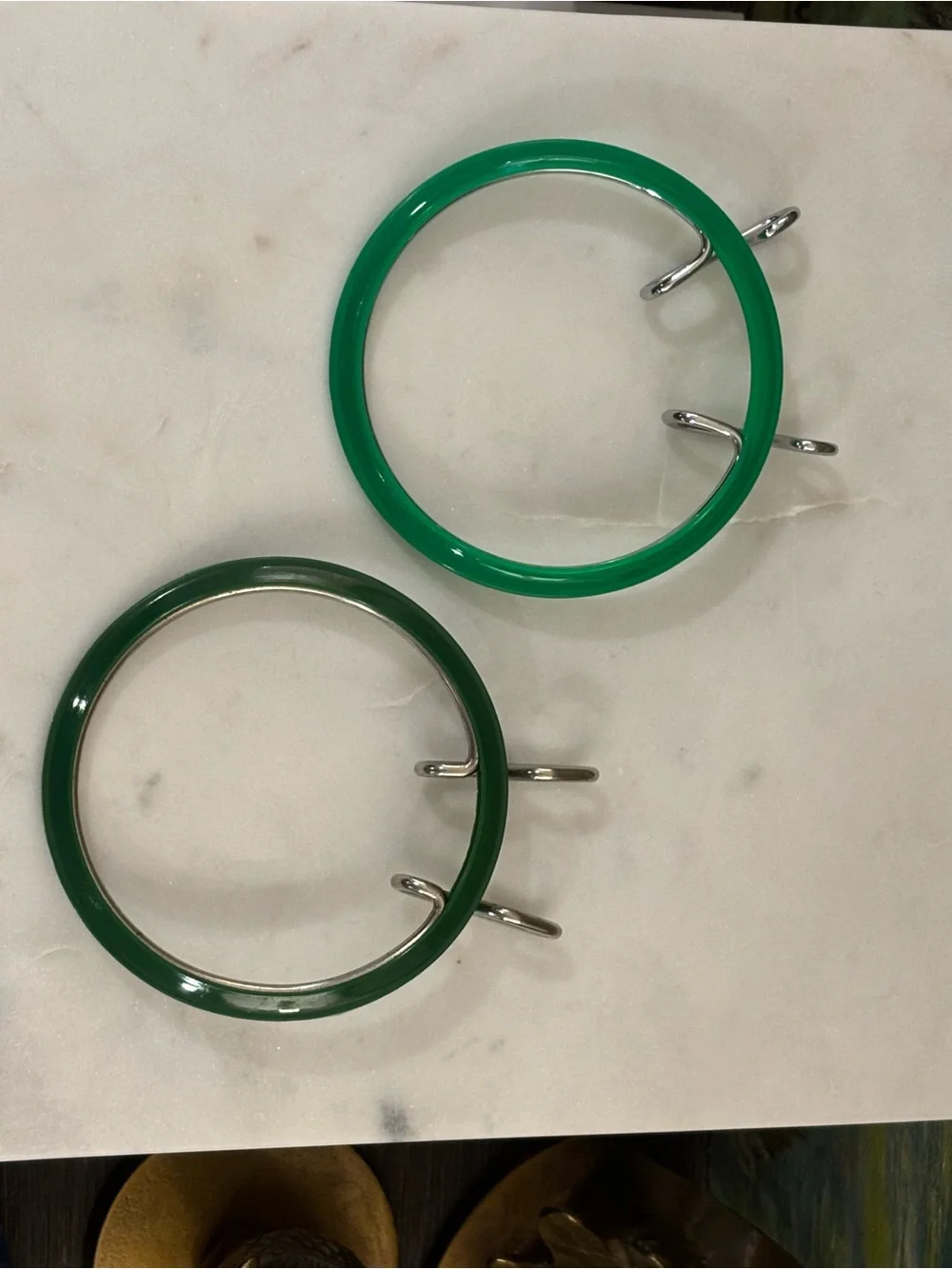 Embroidery Hoops 4” W/metal squeeze spring clamps, Kelly & Forest Green VTG MINT